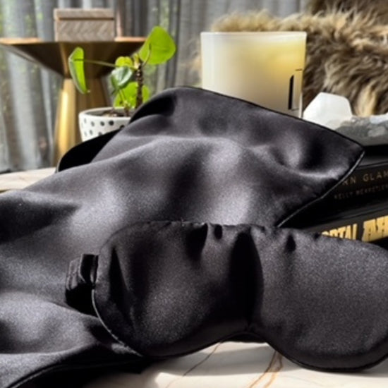 Tamra Copper Oxide Pillowcase in Indigo + Bonus Laundry Bag!